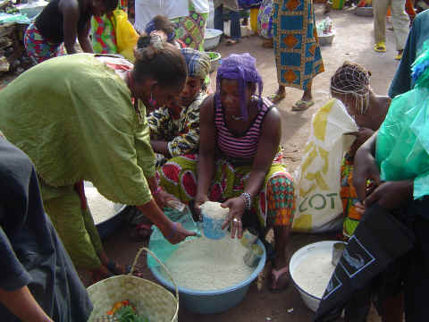 Vente de riz au d�tail sur le march�